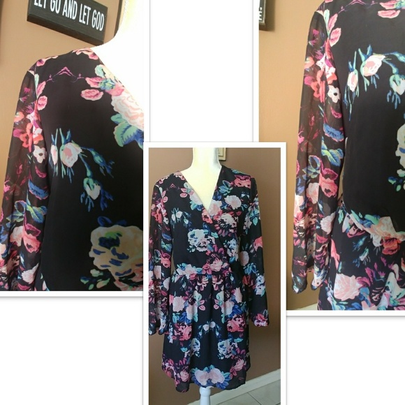 ➕ Beautiful Floral Long Sleeve Dress - Picture 3 of 3
